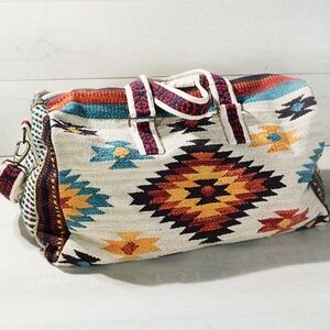 Ruggine Weekender Duffle Bag in Ivory Aztec Pattern